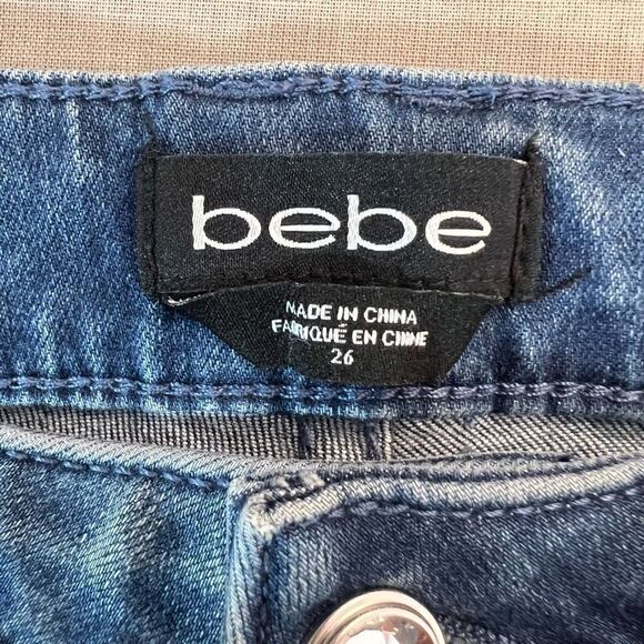 Bebe Lightly Distressed Bejeweled Pocket Skinny Jeans Penelope Wash Size 26 - Picture 6 of 9